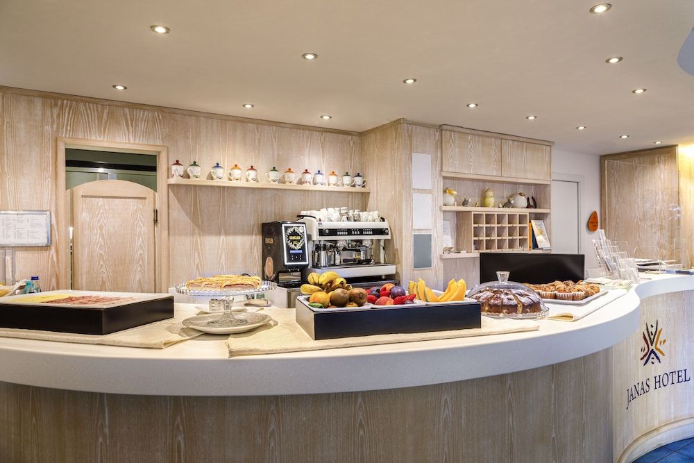 Janas Hotel 3