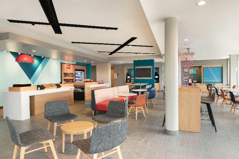 avid hotel Boston Logan Airport - Revere 2 estrelas em Revere