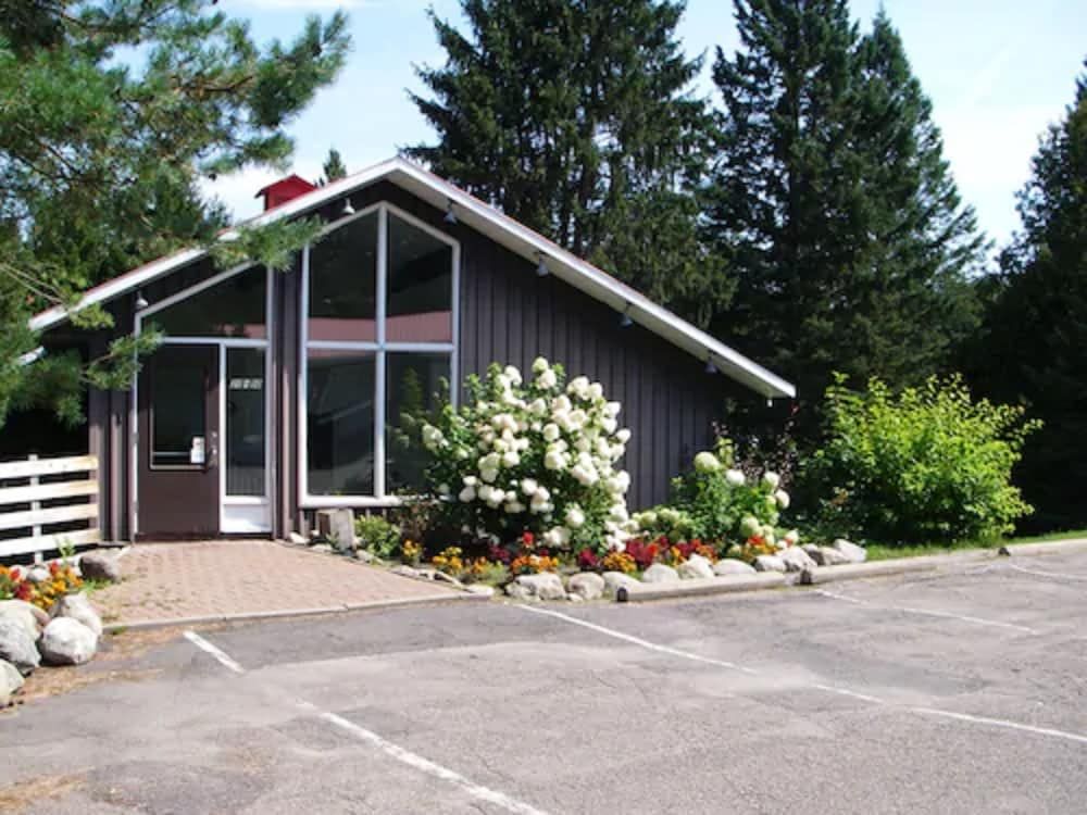 Auberge Mountain View Inn 1