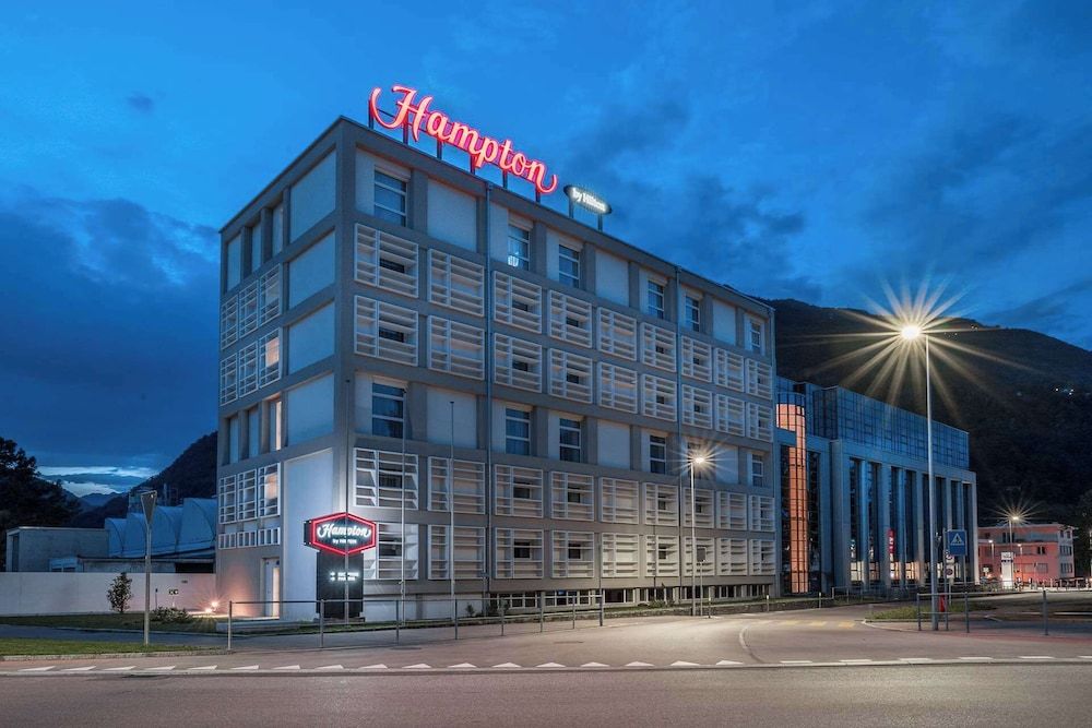 Hampton By Hilton Locarno 4 estrelas em Losone