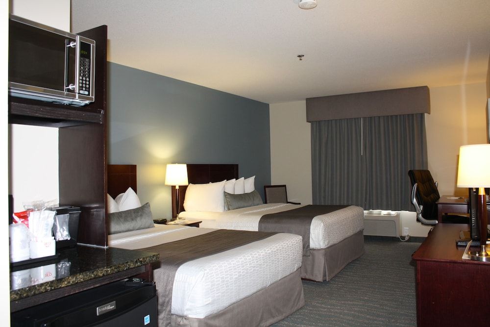 Best Western Rocky Mountain House Inn & Suites 3