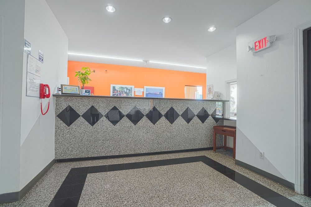 Island Inn by OYO Galveston Beach, TX 3