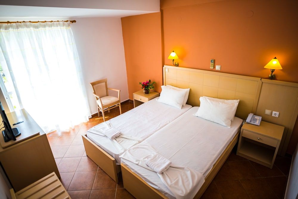 Three Stars Beach Hotel 2