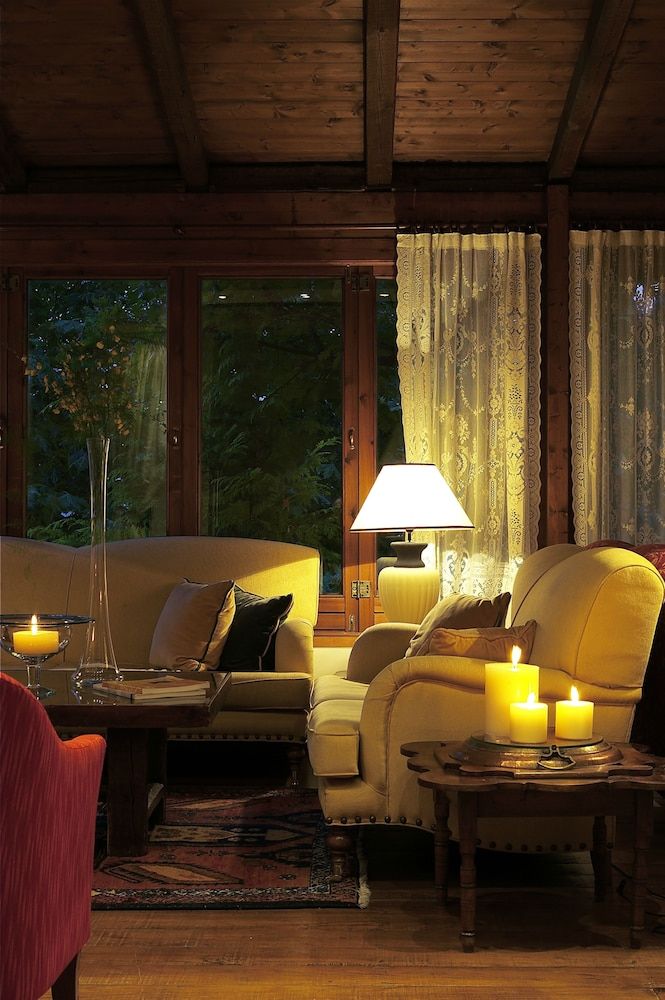 Country Club Hotel & Suites 3