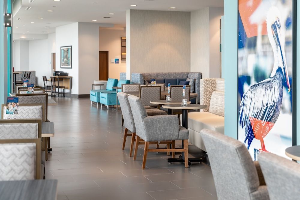 Holiday Inn Express Pensacola Beach by IHG 3