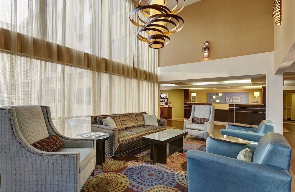 Holiday Inn Express San Diego South - National City by IHG 2