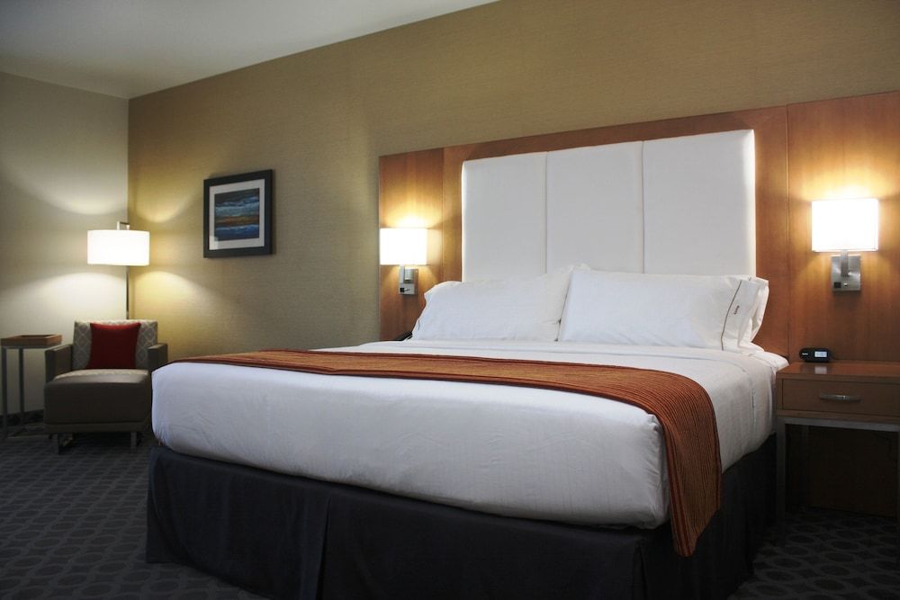 Holiday Inn Express North Hollywood Burbank Area 3