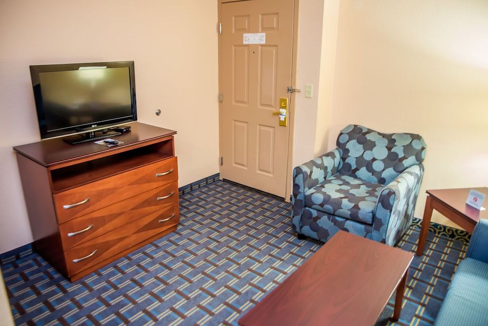 Holiday Inn Express Hotels & Suites Cocoa Beach by IHG 2