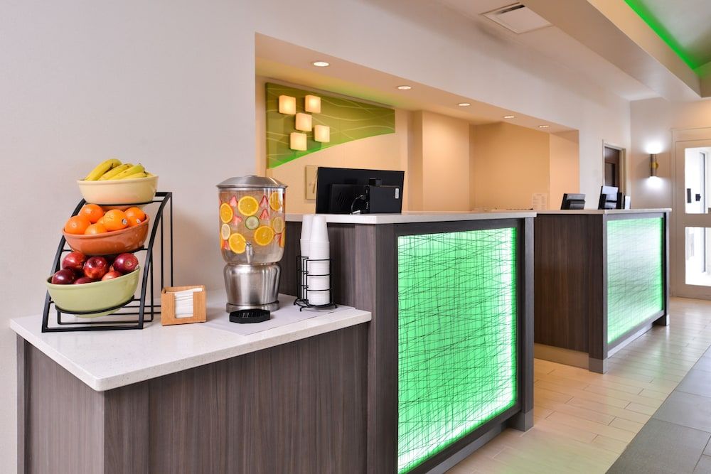 Holiday Inn Hotel & Suites Rochester - Marketplace by IHG 2
