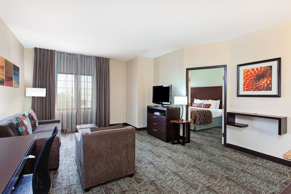 Staybridge Suites Lake Forest by IHG 3