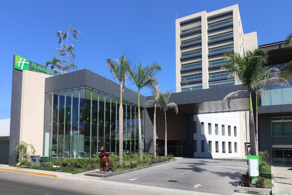 Holiday Inn & Suites Puerto Vallarta Marina & Golf by IHG 1