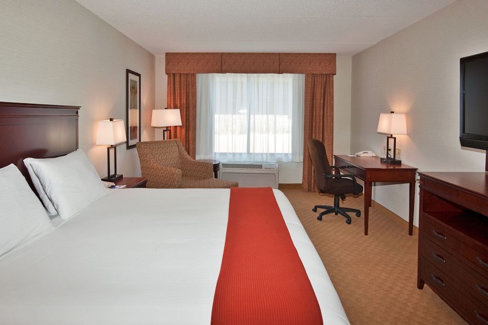 Holiday Inn Express Hotel & Suites Brockville by IHG 3