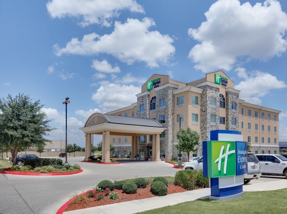 Holiday Inn Express & Suites San Antonio - Brooks City Base by IHG 3 estrellas en San Antonio