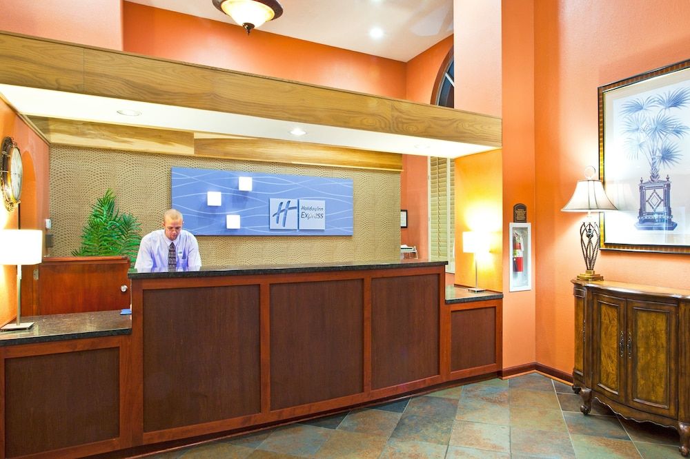 Holiday Inn Express Clearwater East - Icot Center by IHG 3