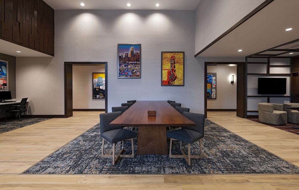 Hyatt Place Austin / Lake Travis / Four Points 2