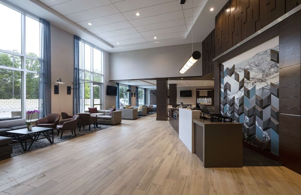 Hyatt Place Austin / Lake Travis / Four Points 3