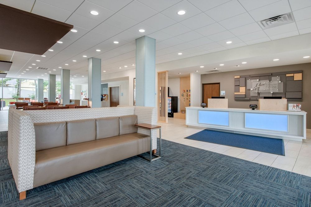 Holiday Inn Express & Suites Ruskin by IHG 2