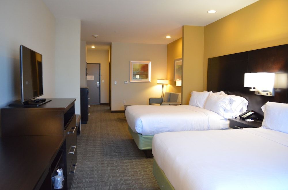 Holiday Inn Express & Suites Austin South by IHG 3