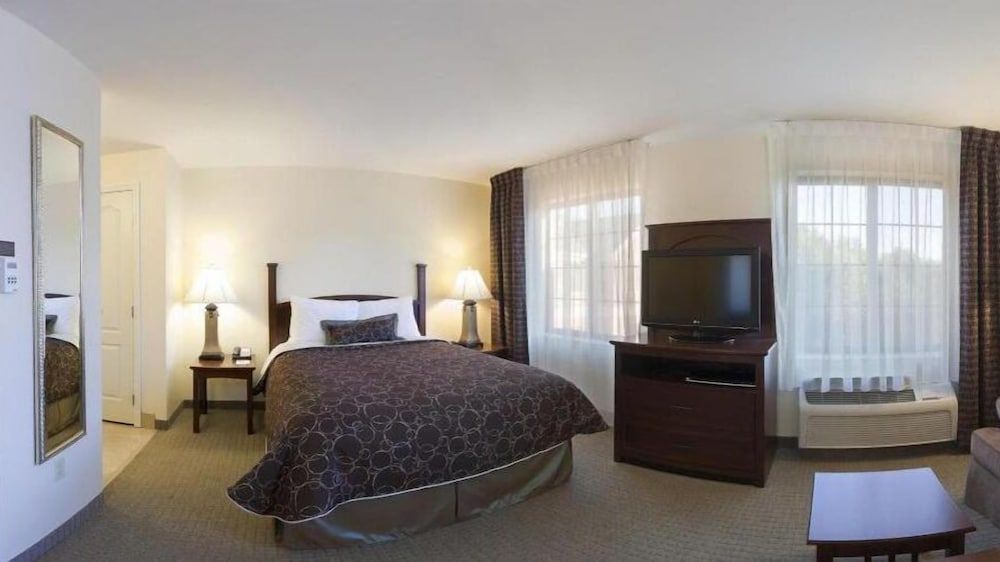 Staybridge Suites Indianapolis-Carmel by IHG 3