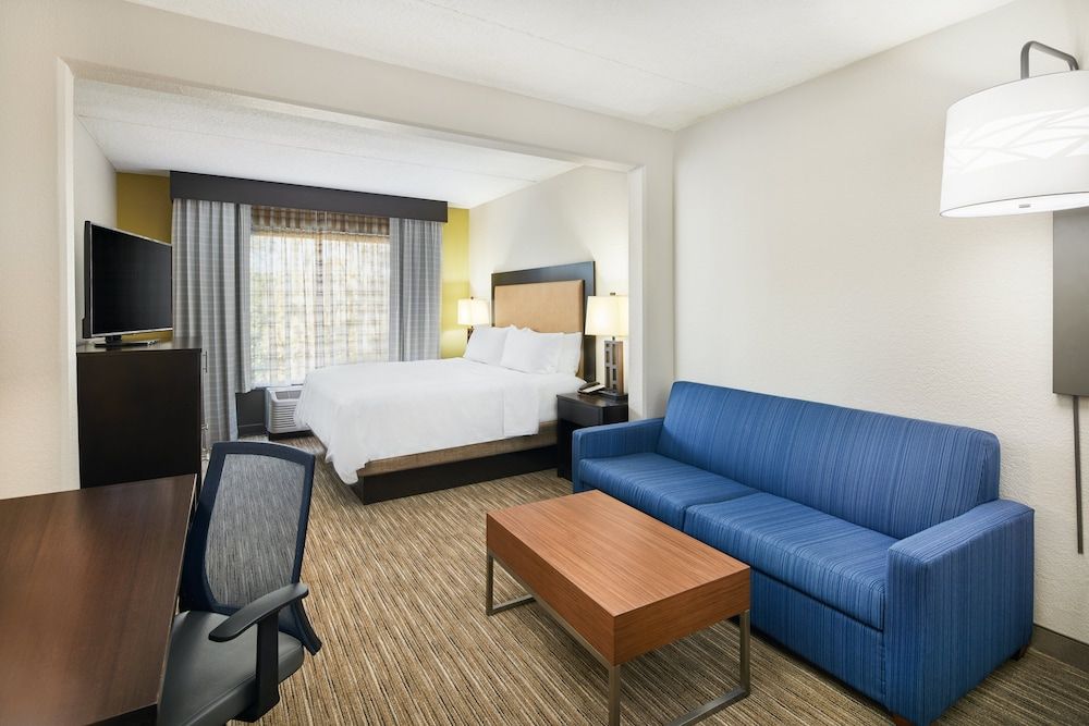 Holiday Inn Express & Suites Jacksonville SE- Med Ctr Area by IHG 3