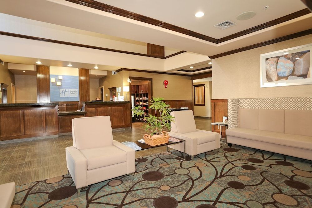 Holiday Inn Express And Suites - Vernon by IHG 3