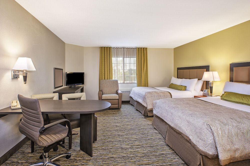 Candlewood Suites Indianapolis by IHG 2