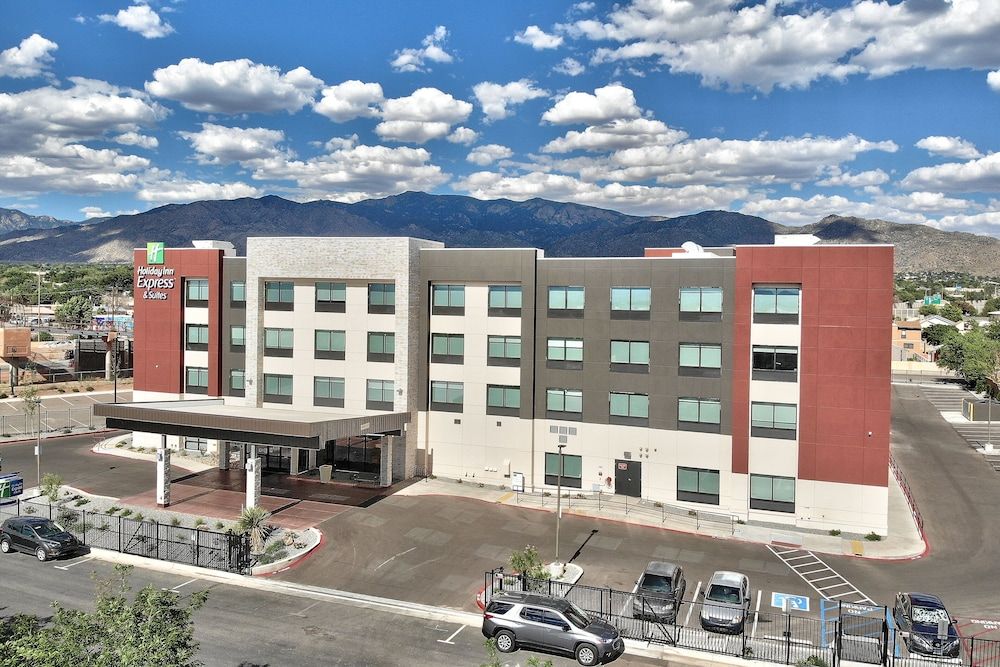 Holiday Inn Express & Suites Albuquerque East by IHG 1