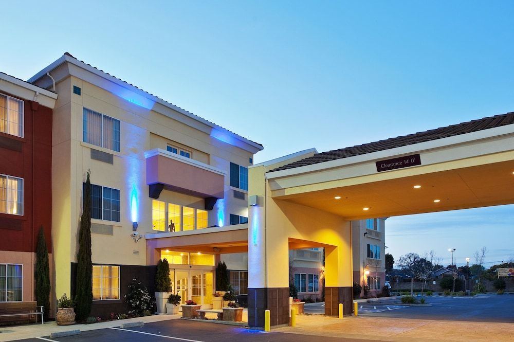 Holiday Inn Express Hotel & Suites Berkeley  3 estrelas em Berkeley