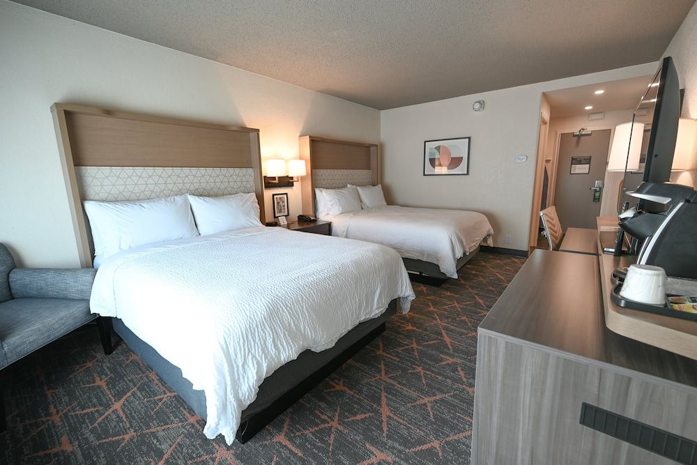 Holiday Inn Cleveland-Mayfield by IHG 3