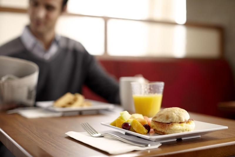 Hyatt Centric Chicago Ohare 3