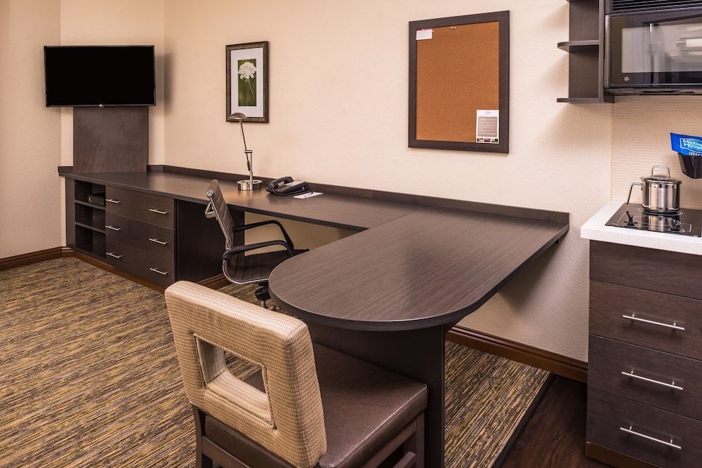 Candlewood Suites Kansas City Speedway by IHG 3