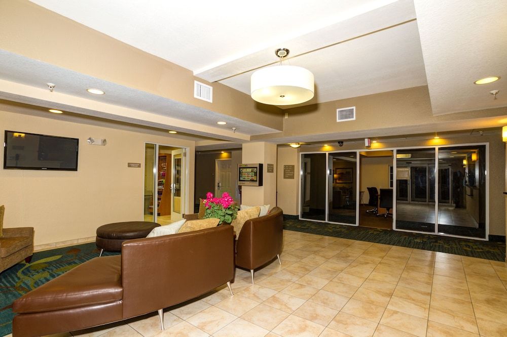 Candlewood Suites Ft Myers I-75 by IHG 2