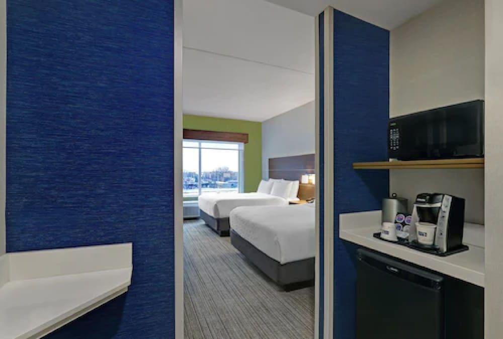 Holiday Inn Express & Suites Collingwood by IHG 3