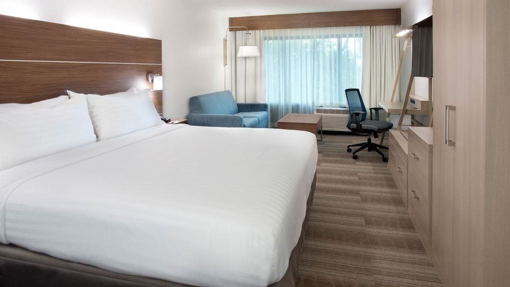 Holiday Inn Express Hilton Head Island by IHG 3