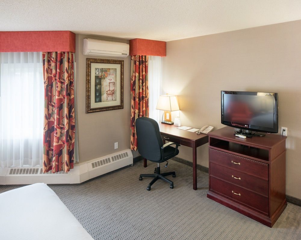 Holiday Inn Express Red Deer by IHG 3