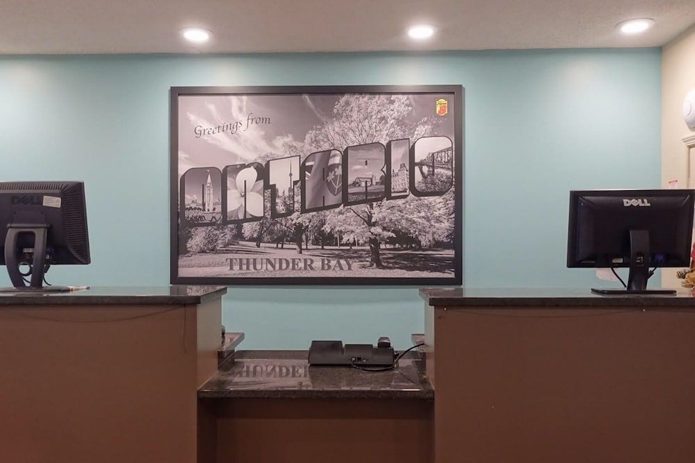 Super 8 by Wyndham Thunder Bay 2