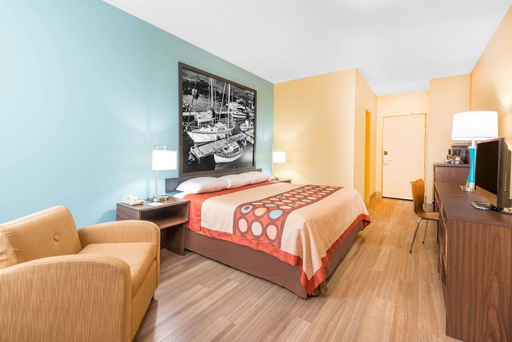 Super 8 by Wyndham Thunder Bay