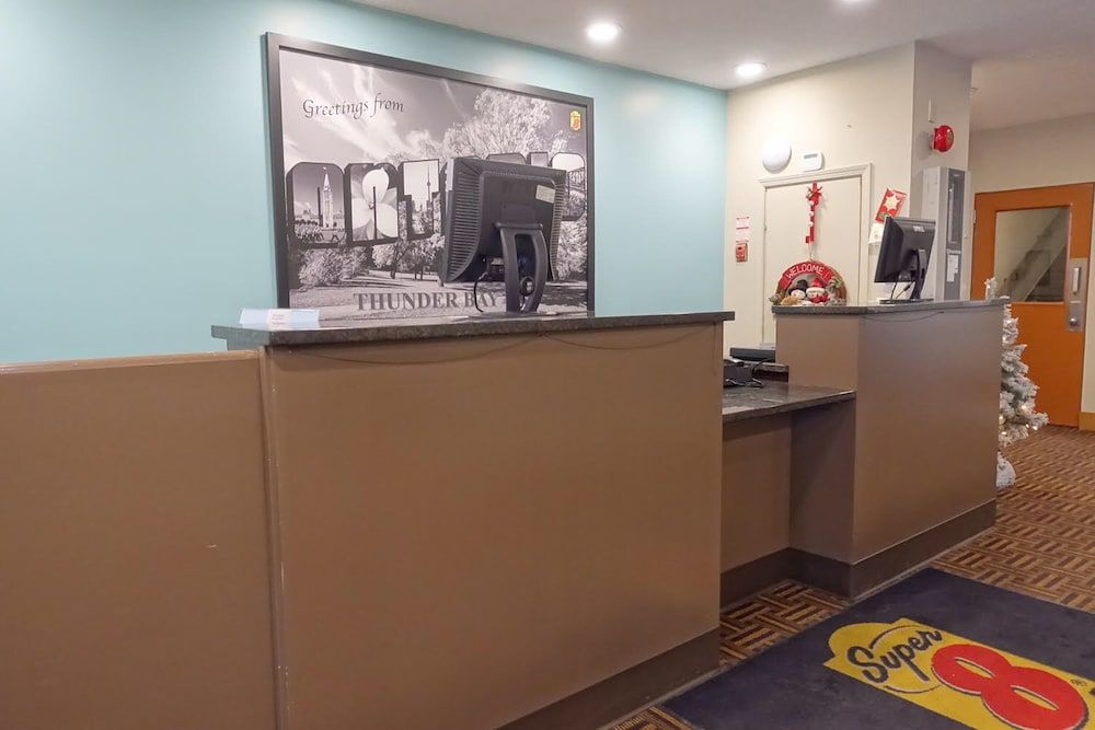 Super 8 by Wyndham Thunder Bay 3