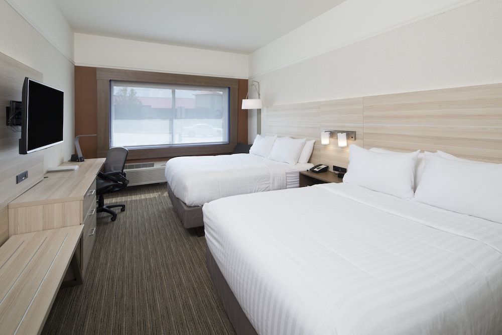 Holiday Inn Express & Suites Michigan City by IHG 2