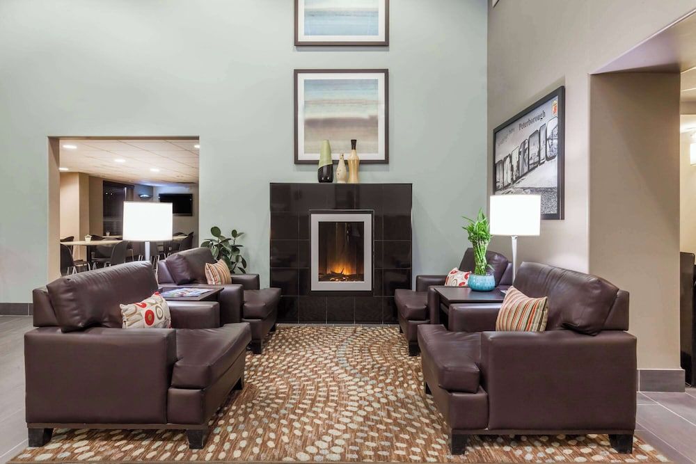 Super 8 by Wyndham Peterborough 3