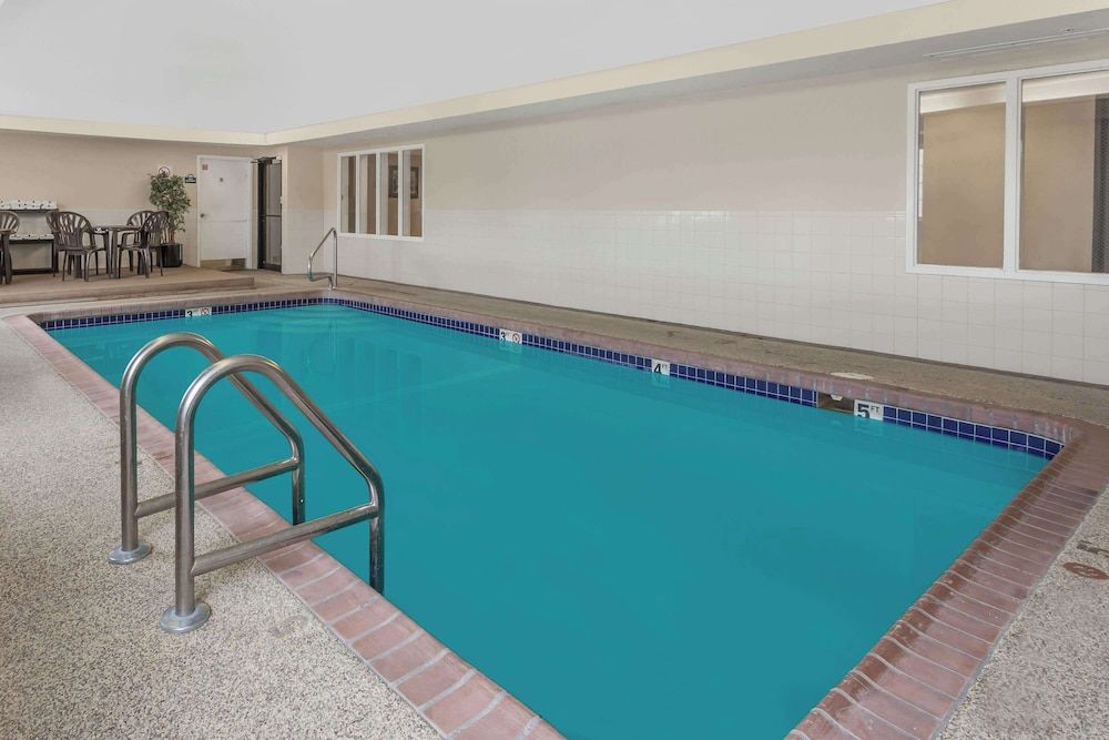 Days Inn by Wyndham near Kansas Speedway 2 estrellas en Kansas City