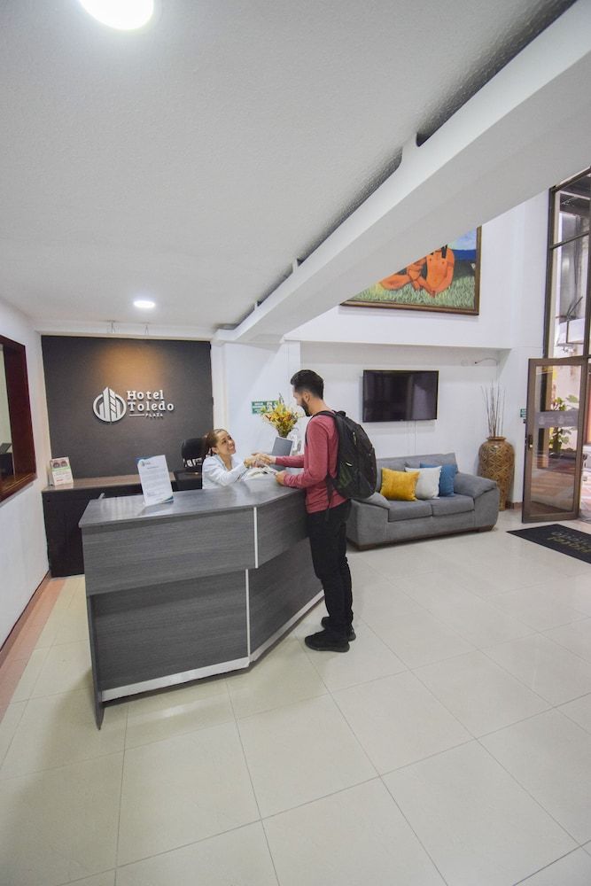 Hotel Toledo Plaza 2
