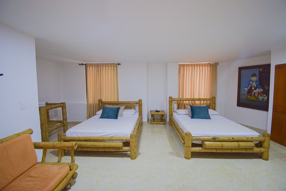 Hotel Toledo Plaza 3