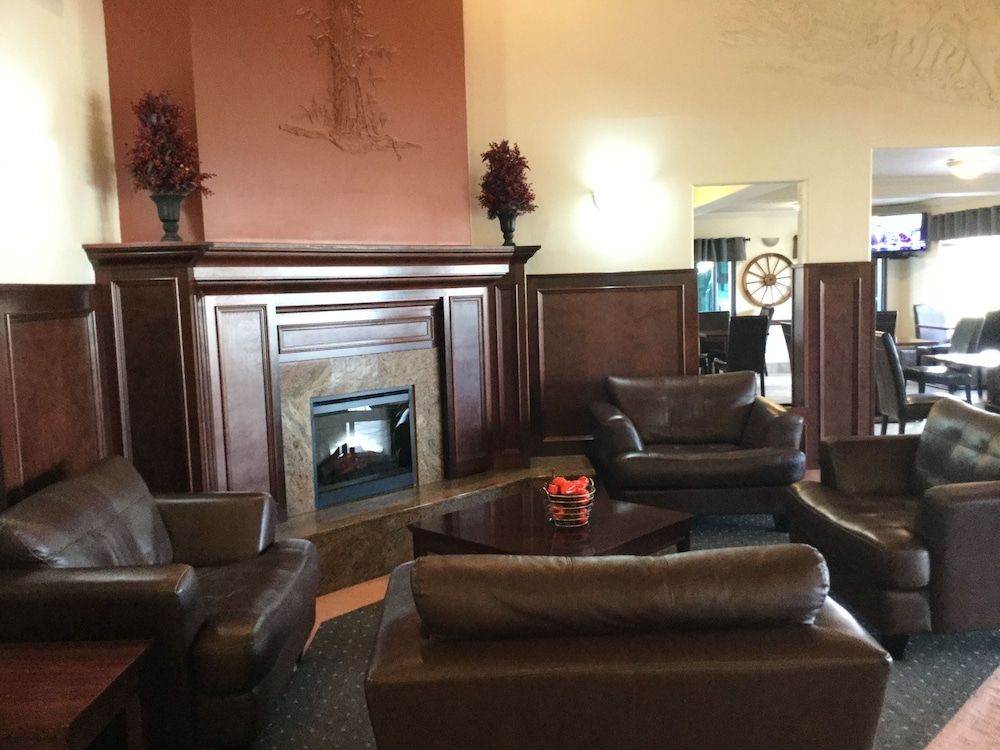 Super 8 by Wyndham High River AB 2