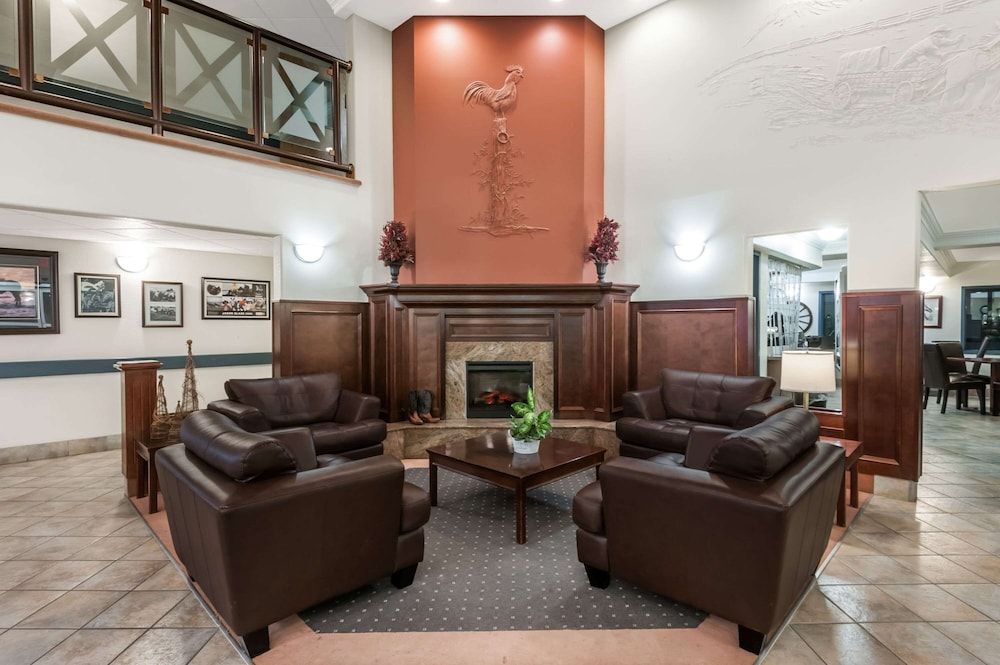 Super 8 by Wyndham High River AB 3