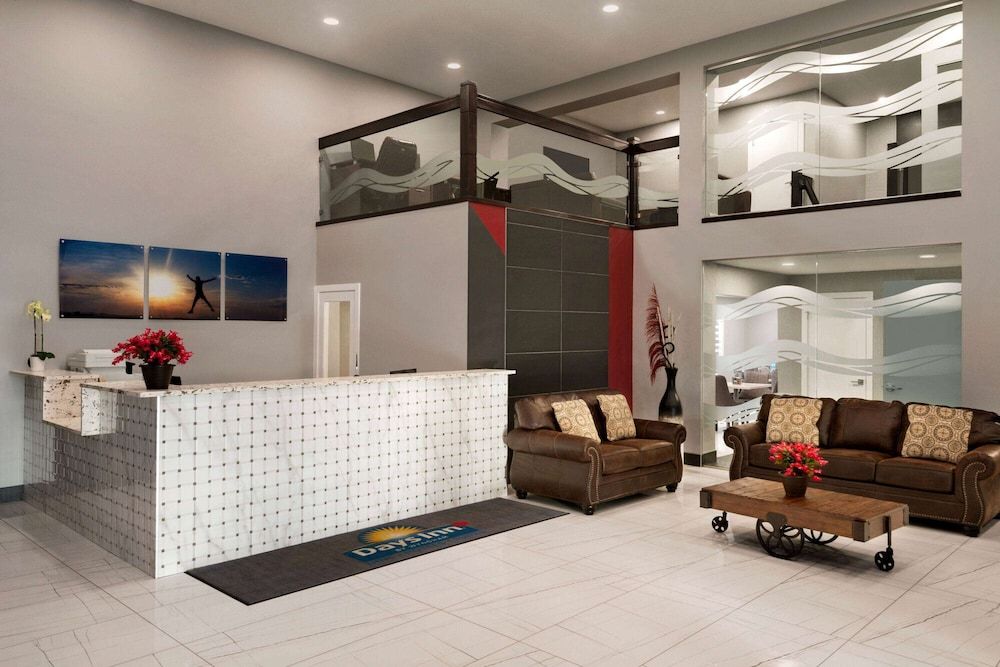 Days Inn by Wyndham Wainwright 3