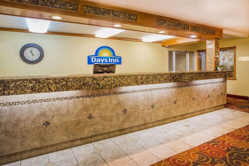 Days Inn by Wyndham Yakima 3
