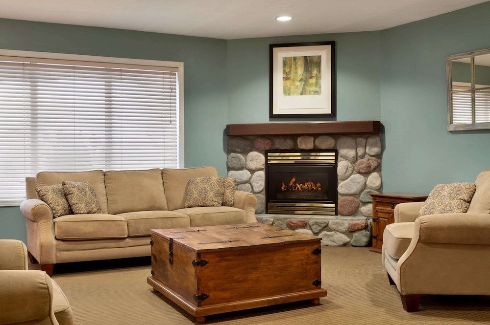 Travelodge by Wyndham Edson 3