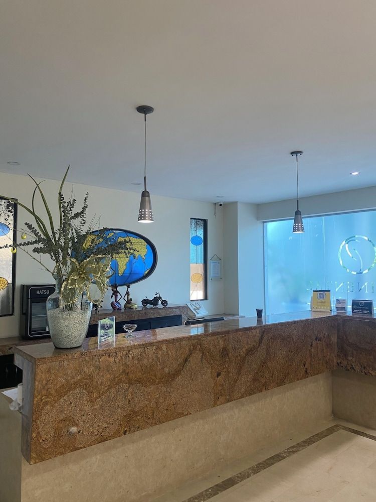 Hotel Continental Plaza 3