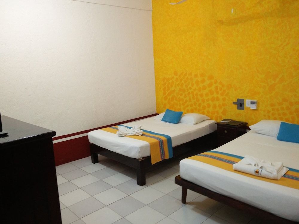 Hotel y Bungalows Acuario 2